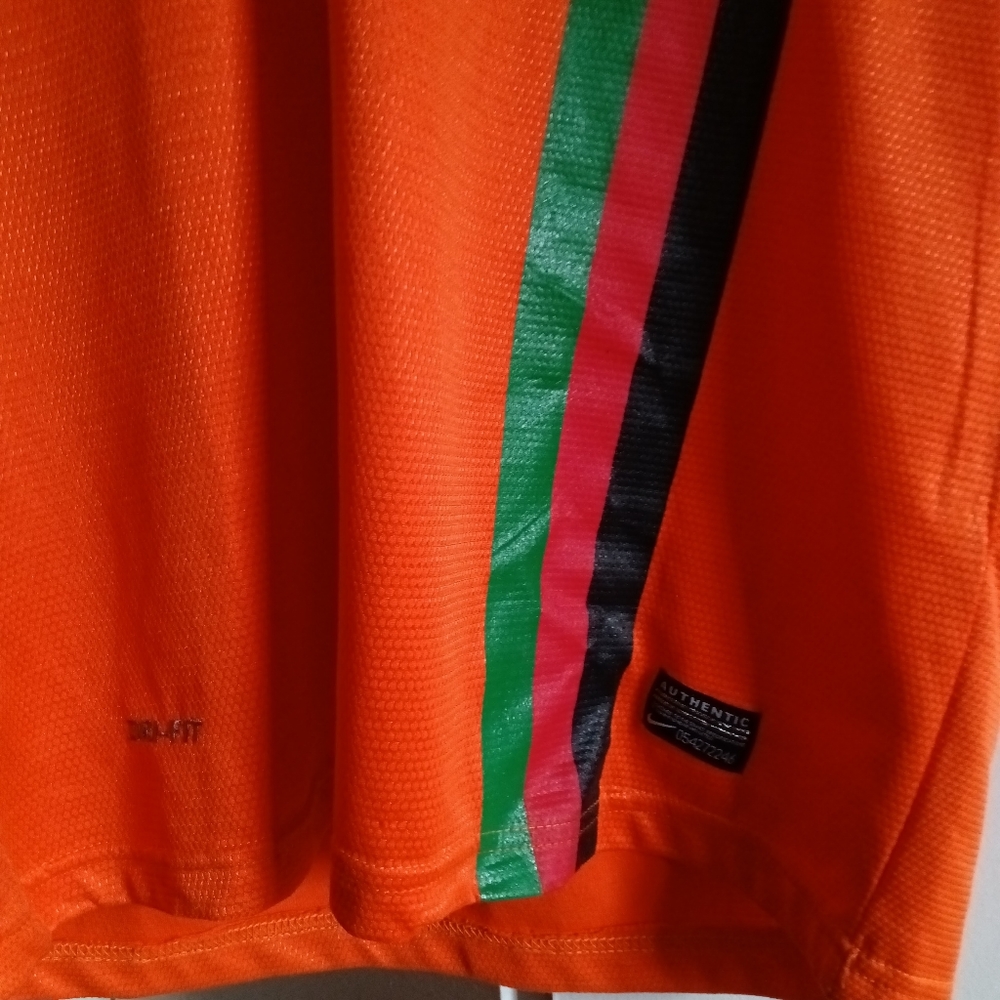 VERY COOL VIBRANT T